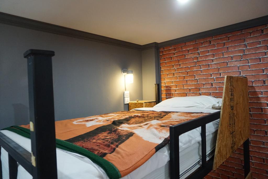 Baanlansa Bed&Bar Hotel Chiang Mai Exterior photo