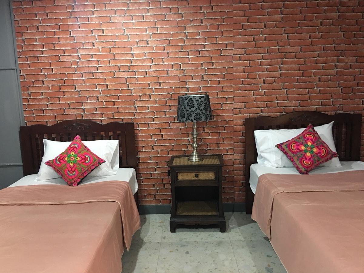 Baanlansa Bed&Bar Hotel Chiang Mai Exterior photo